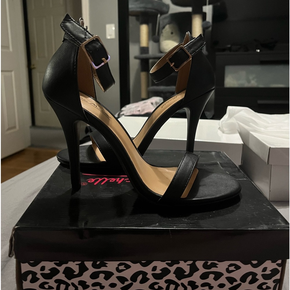 simple strap heels